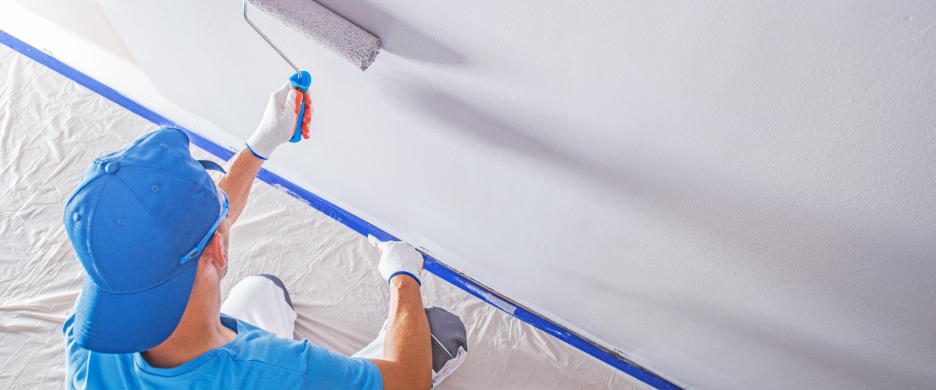 The Pros and Cons of Hiring a Professional Painter